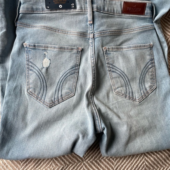 NWT - Hollister Super Skinny Light Wash Jeans - Picture 7 of 12